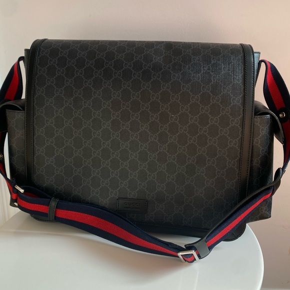 Gucci GG Supreme Diaper Bag - Picture 4 of 16